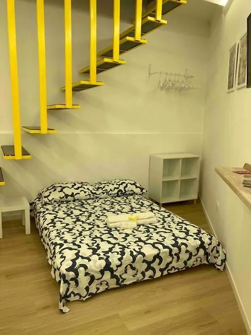 Ricomincio Da 3 - La Tua Casa Nel Cuore Di Napoli 0*, Napels