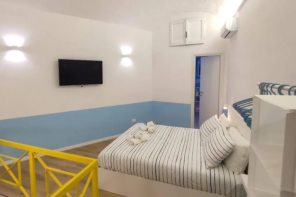 Ricomincio Da 3 - La Tua Casa Nel Cuore Di Napoli 0*, Napels Italië