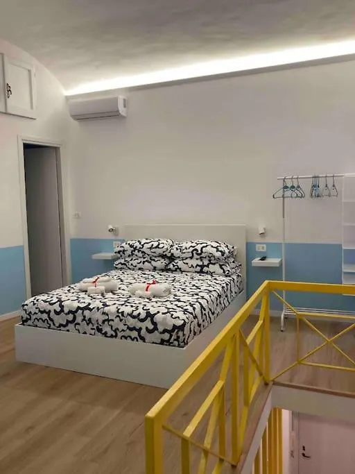 Ricomincio Da 3 - La Tua Casa Nel Cuore Di Napoli 0*, Neapel