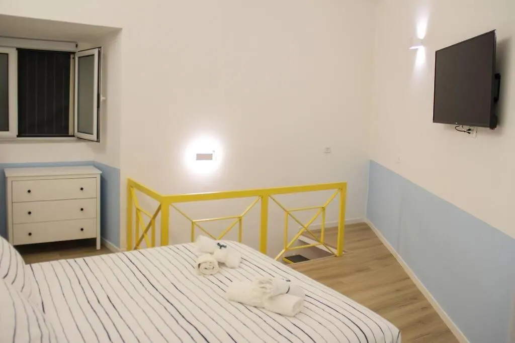 Ricomincio Da 3 - La Tua Casa Nel Cuore Di Napoli